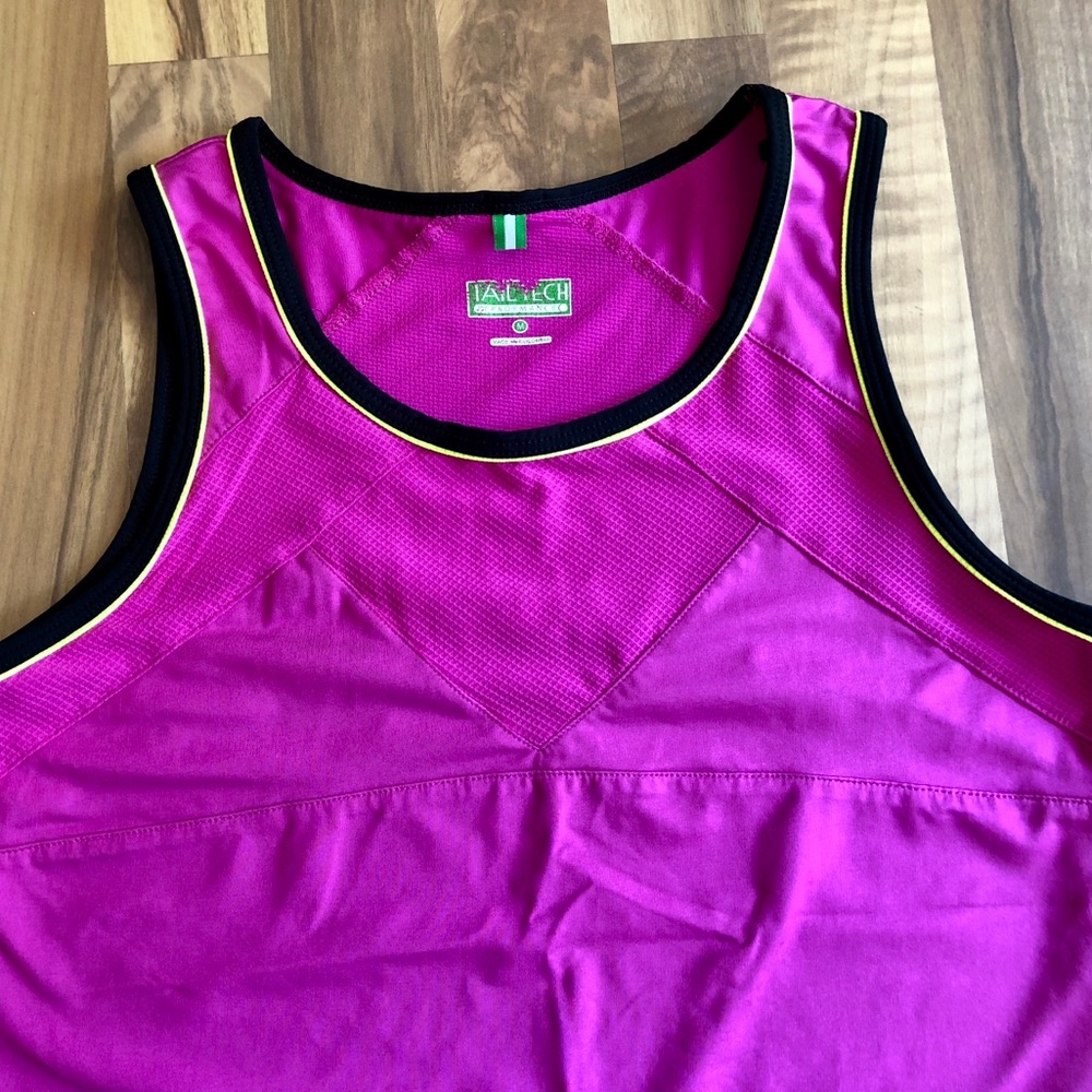 Tail Tech Performance Ladies Top In New Condition. - image 3